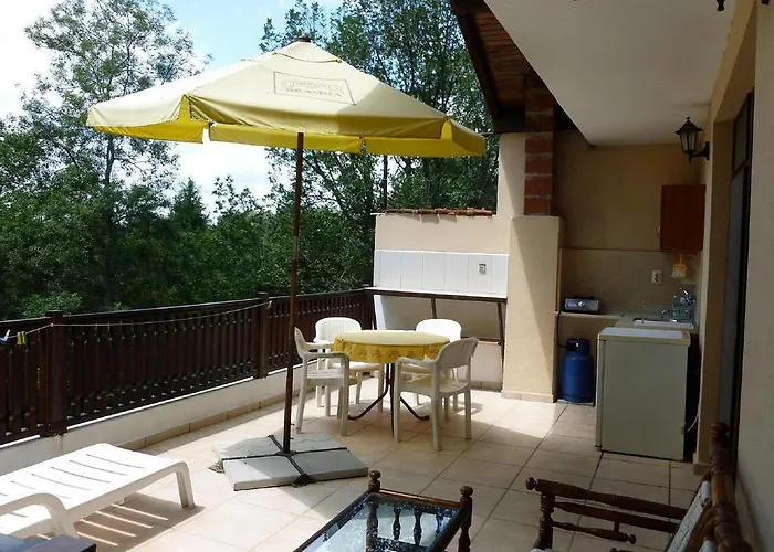 Πανσιόν Gorski Kat 3*