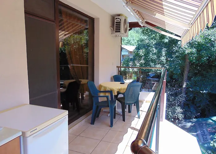 Gorski Kat Πανσιόν Kiten (Burgas)